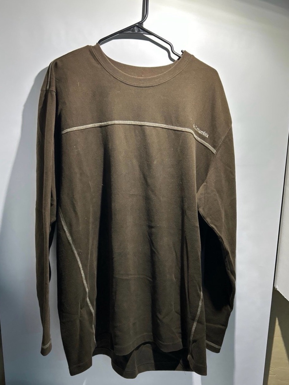 Columbia Men's Dark Brown Long Sleeve Crewneck Shirt